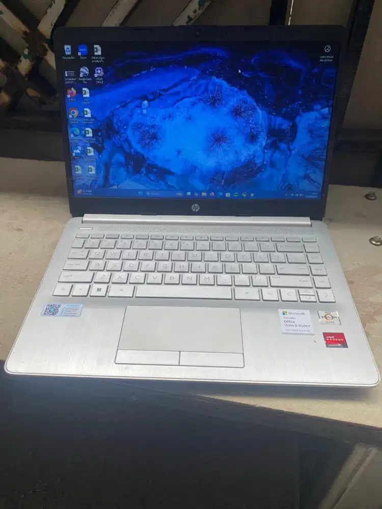 Di jual laptop HP 14S-DK1524AU