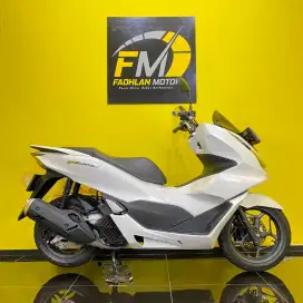 Honda PCX 2023 putih cash kredit DP 1 JT
