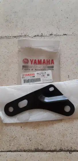 Pangkon / Tahanan Knalpot Yamaha Vega ZR