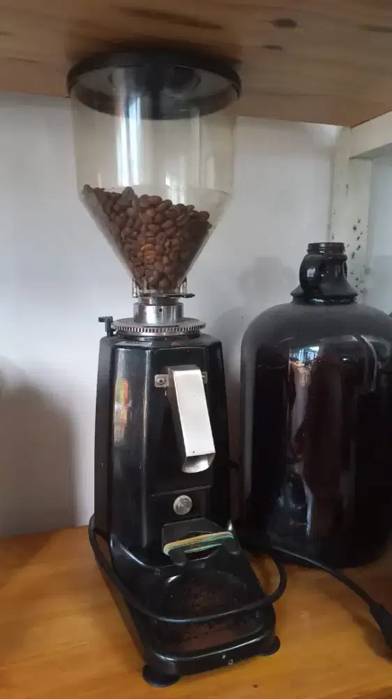 Mesin grinder kopi