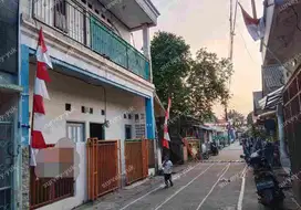 Rumah kost Murah  strategis  4 kamar / unit 2 lantai akses Mobil