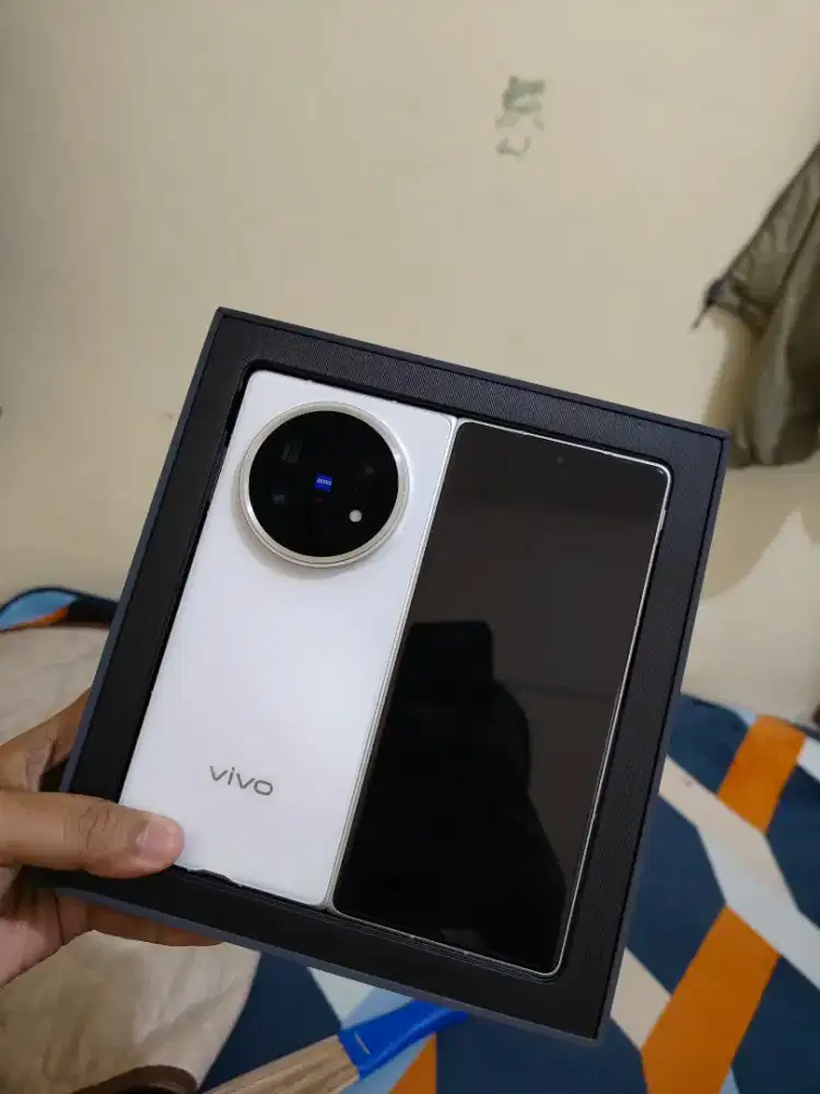vivo x fold 5 like new