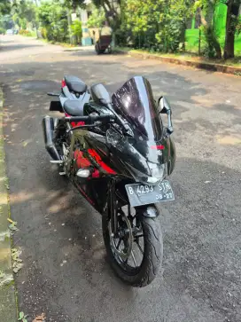 Dijual Suzuki GSX 150R tahun 2017 surat lengkap pajak hidup panjang