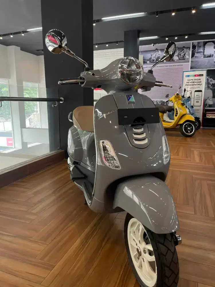 SUPER LIKE NEW LOW KM !! VESPA LX 125 IGET 2024 STOCK TERBATAS
