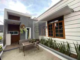 Rumah Tropis Hook Siap Huni Lokasi Strategis dekat Tol Paster dan Universitas Maranata