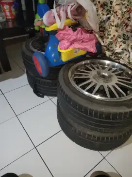 Velk dan ban copotan ertiga. Ring 15 tapak lebar