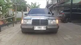 Mercedes-Benz 300E W124