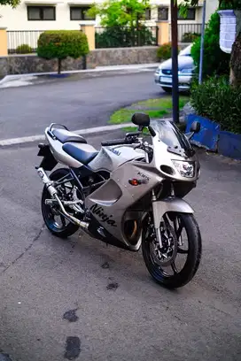 Kawasaki ninja RR CBU asli SILVER 2002