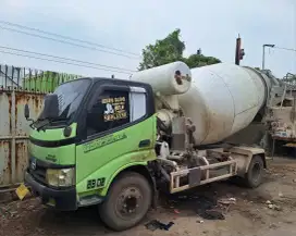 Hino Dutro 130HD Mini Mixer Molen 3-4 Kubik Fulors Euro2 BioSolarTurbo