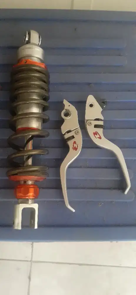 Asesoris shock dan handle rem