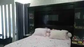jual cepat rumah siap huni 2 lantai Manyar...lokasi strategis tidak masuk ke dalam2..dekat jalan raya, hanya 2M an