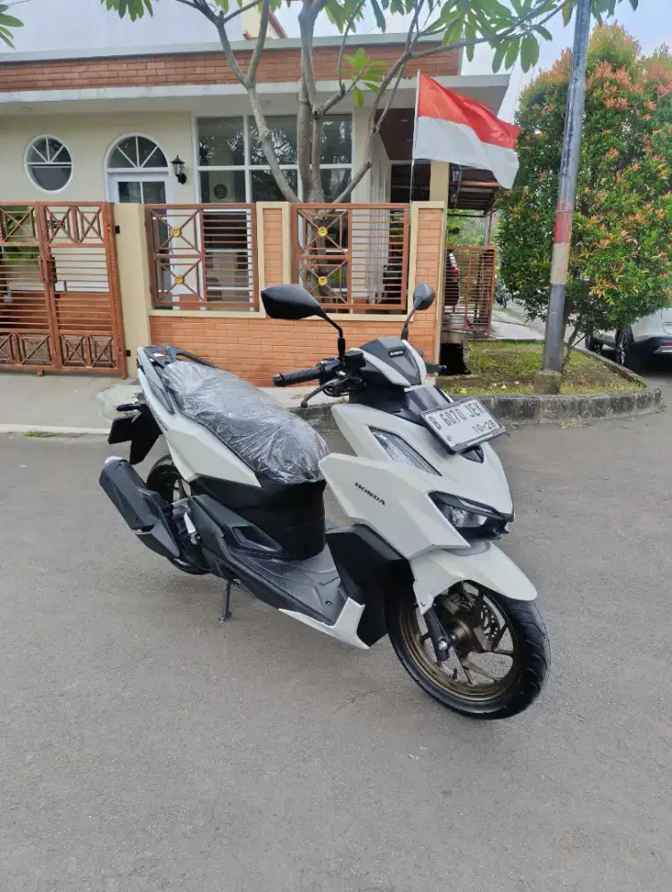 Bissmillah dijual motor Honda Vario 160cc 2023 istimewa.