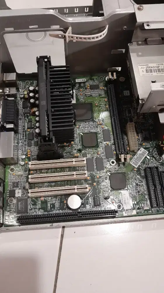 Mainboard pentium 1.1.3.dan 5 barang langka sudah tes hidup