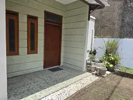 Dijual Rumah Siap Huni Nyaman Terawat Lokasi Startegis di Taman Kopo Indah 2 Bandung