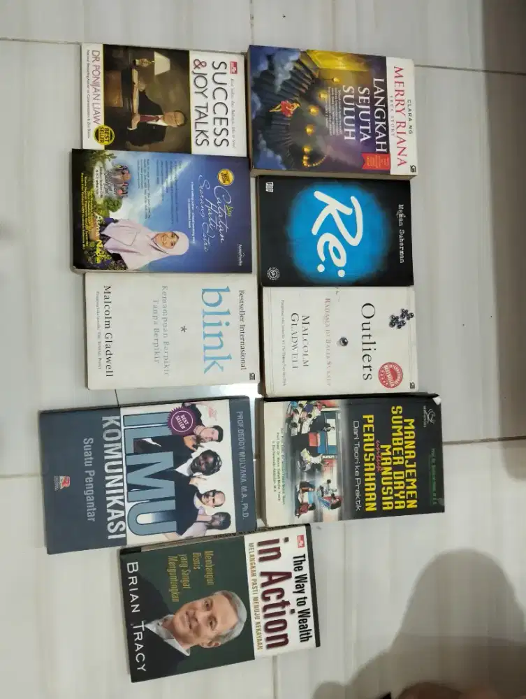 Buku Random Aja Silakan Bawa