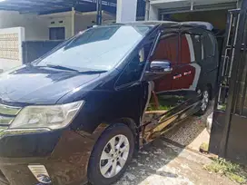 Nissan Serena (2013)