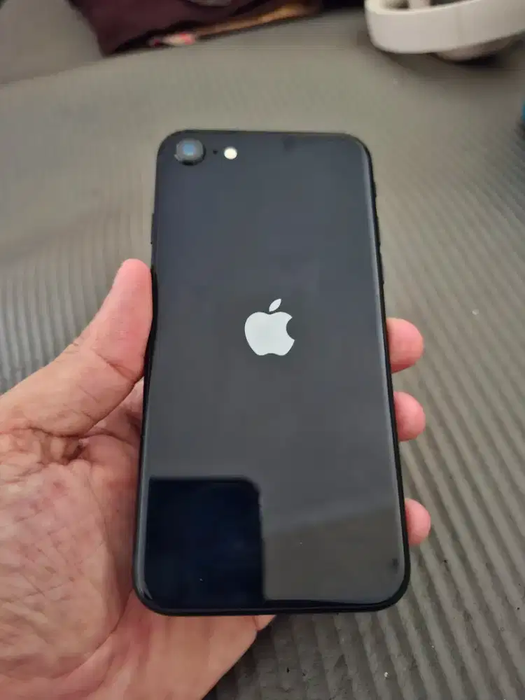 Iphone SE 2022 black ex ibox unit only