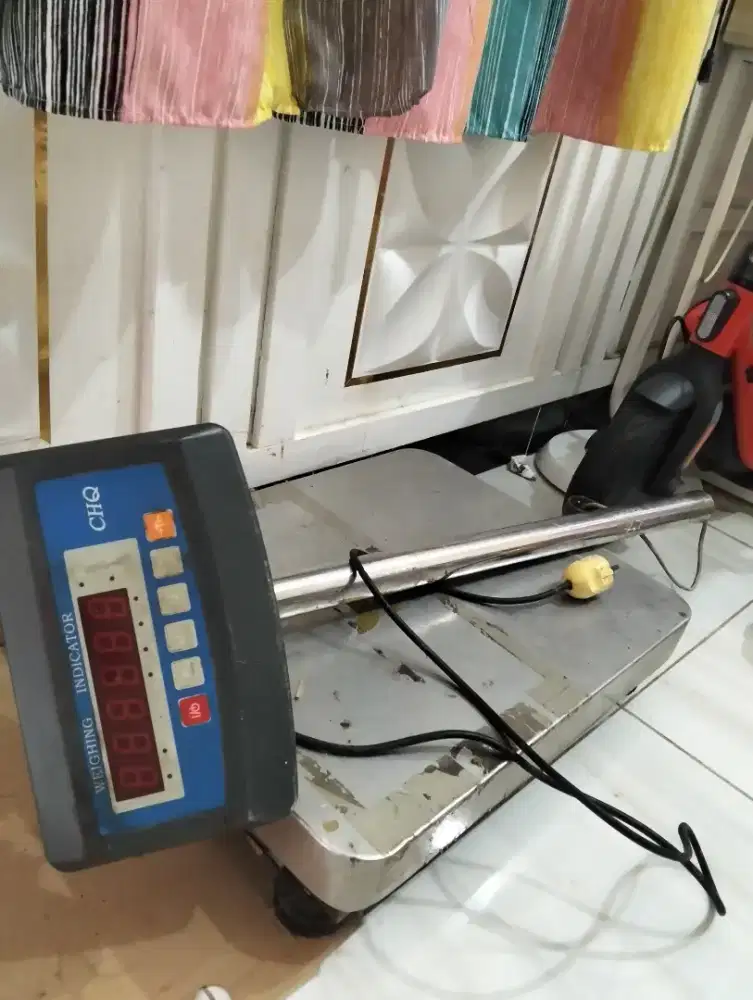 Timbangan Lantai untuk Ekspedisi kargo Laundry (bekas)
