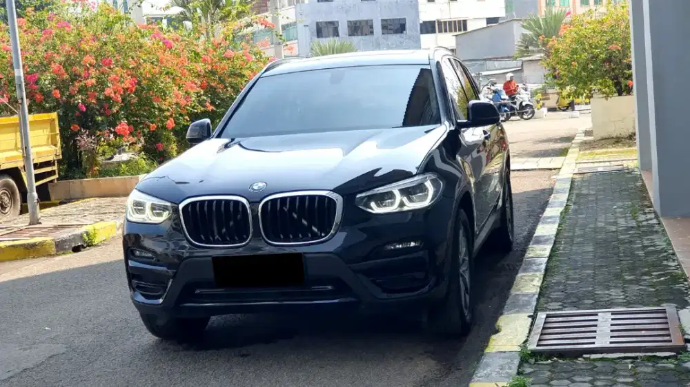 GARANSI 5TH !! BMW X3 SDRIVE20I XLINE CKD 2021 / 2022 HITAM