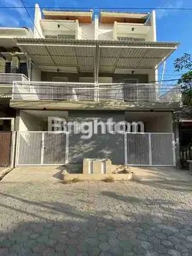 MURAH RUMAH WISMA PERMAI 3 LANTAI BARU GRESS DEKAT MULYOSARI SUTOREJO MERR GALAXY MALL KENJERAN