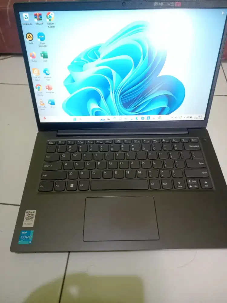 Laptop Second Lenovo V14 i3 1215U-4G
‎