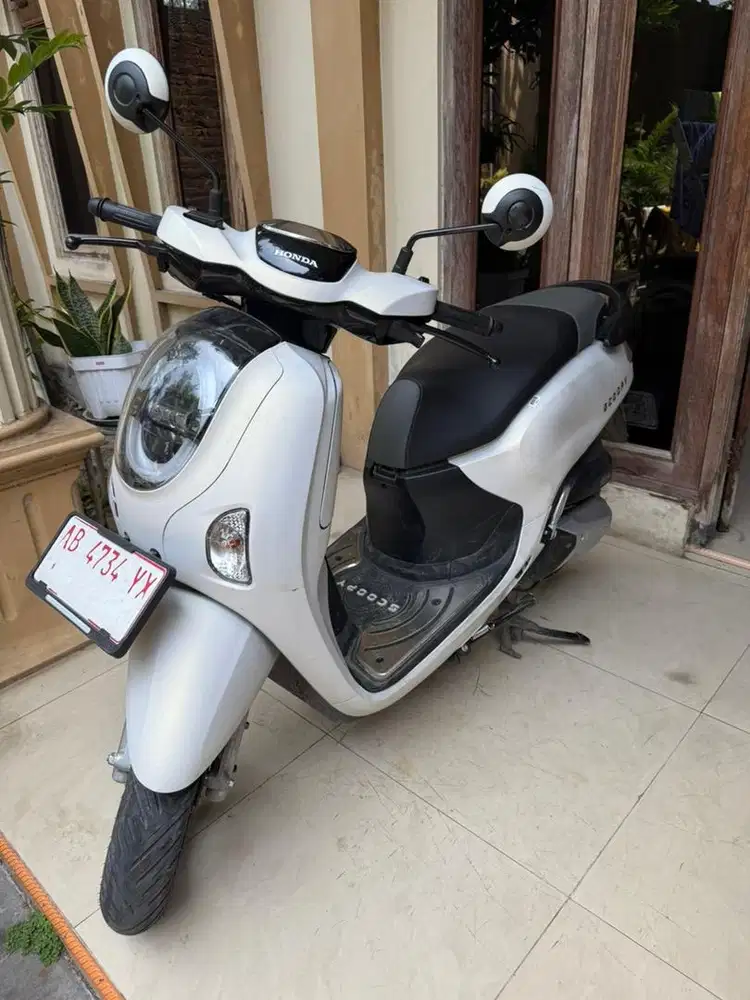 Scoopy keyless putih 2025 low km 1ribuan Gbm