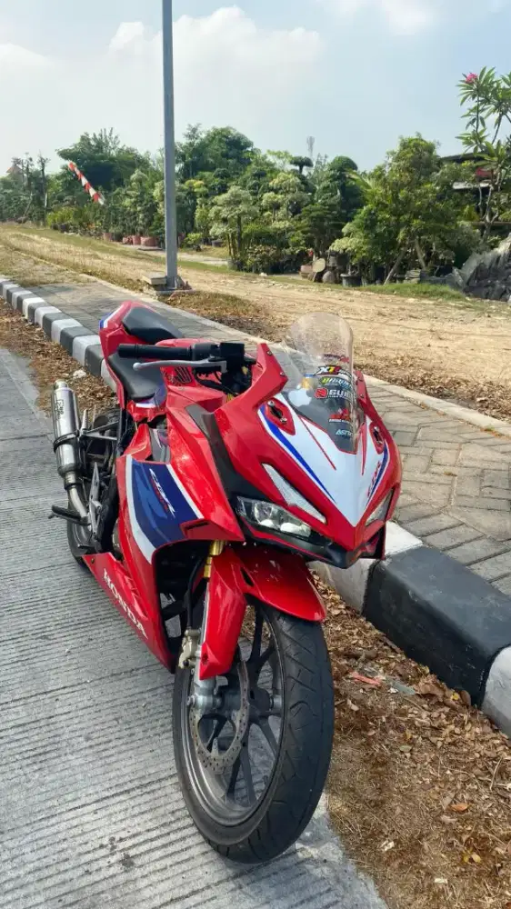 CBR 150R tricolor 2023