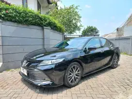 Toyota camry v hybrid 2.5 at bisa tt
