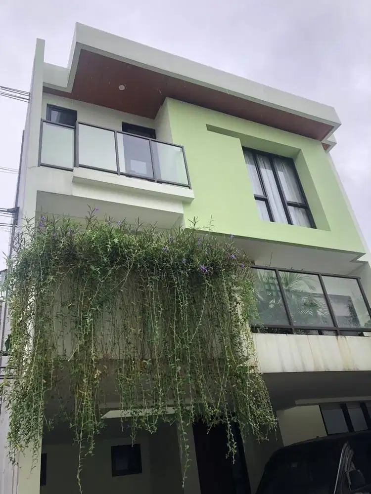 Rumah di Kebon Jeruk Furnished Siap Huni