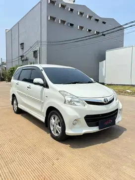 Toyota Avanza Veloz Luxury 1.5 2014 Automatic ( Putih Metalik )