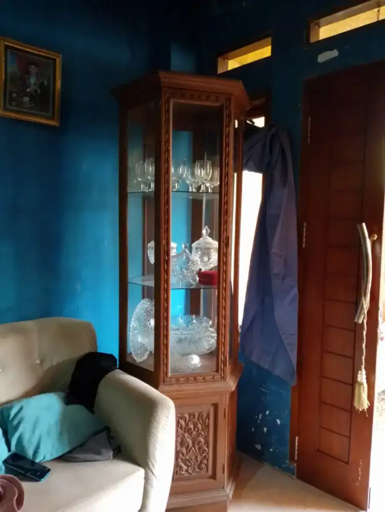 Rak Pajangan Sudut Kayu Jati