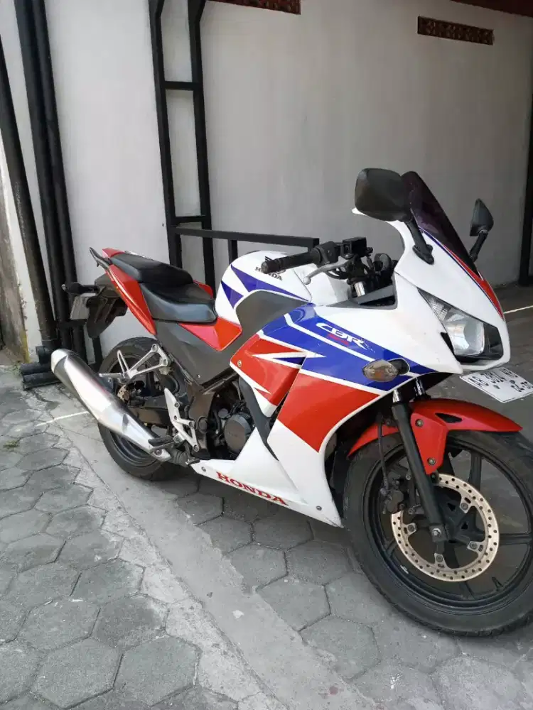 Honda cbr 150r istimewa