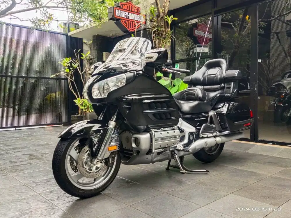 DIJUAL HONDA GOLDWING GL1800 TAHUN 2008