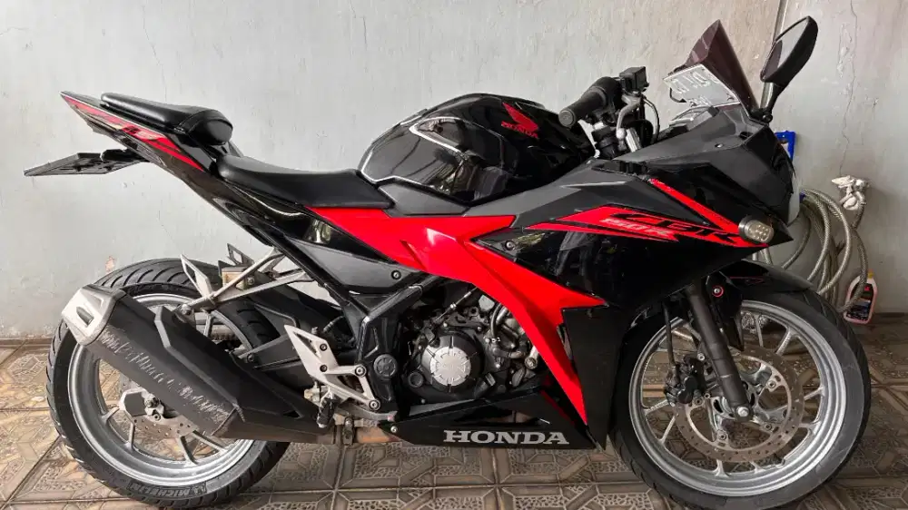 Honda CBR 150R 2017