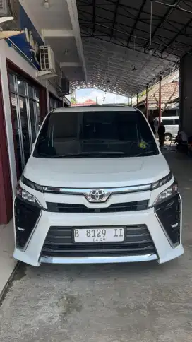 TOYOTA VOXY TAHUN 2020