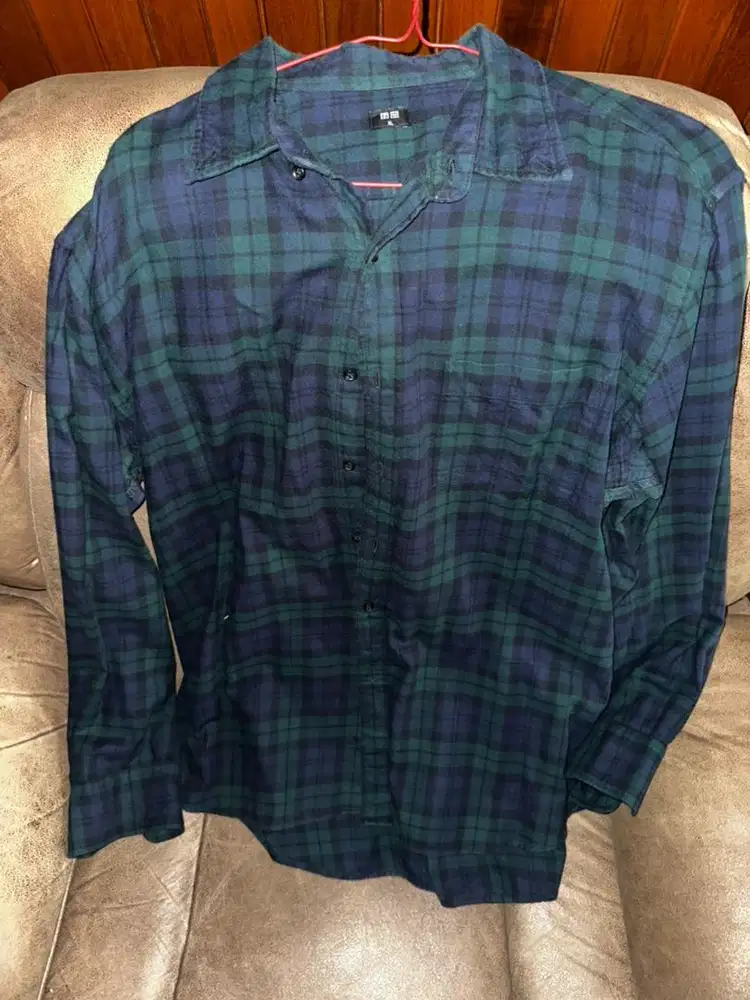 Kemeja flannel uniqlo
