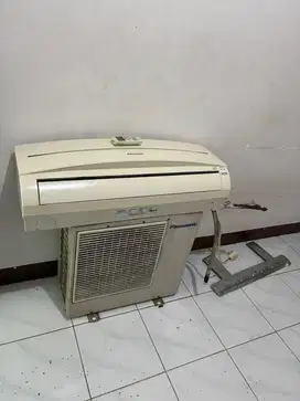 Ac panasonic 1/2 pk dingin tinggal pake