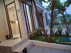 DISEWAKAN -  Rumah 2 lantai  FULLY FURNISHED