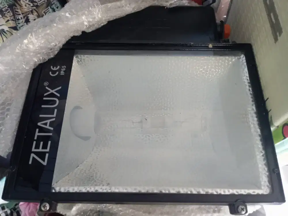 Lampu sorot 400wat