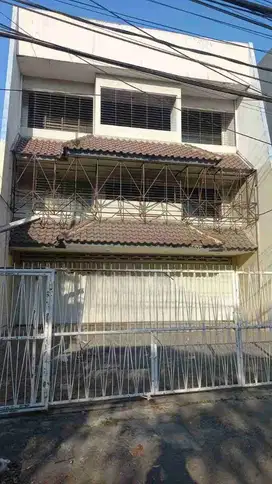 Nego sampai Deal‼️ Disewakan Ruko 3 lantai Lokasi Strategis Pucang Anom