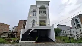 RUMAH MEWAH DESIGN CLASIC MODERN DEKAT TOL GATE LENTENG AGUNG