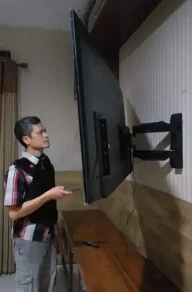 pasang & jual bracket swivel yg bisa belok kiri kanan utk gantungan tv