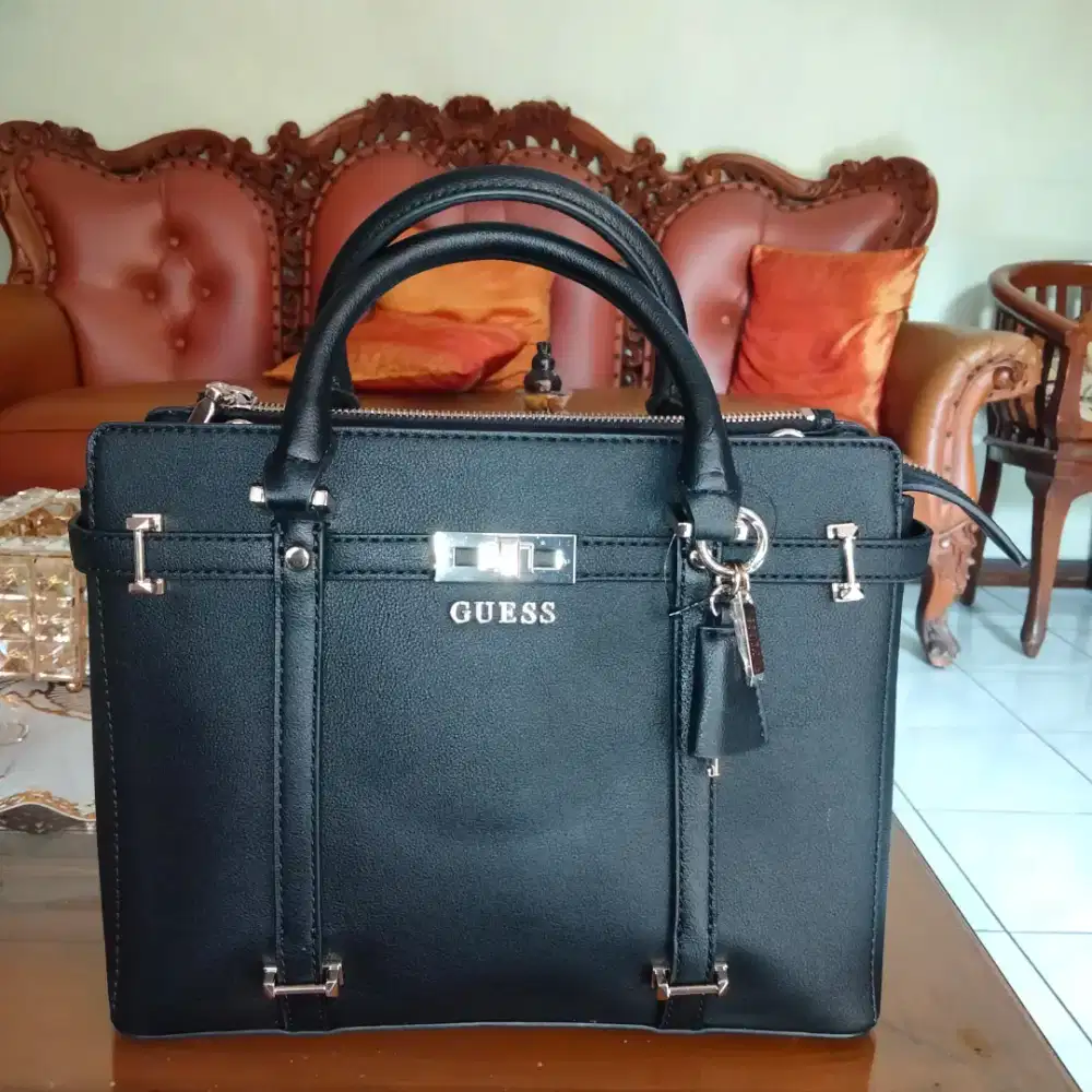 Tas Guess Original Baru 100% – Lengkap Dus Bag – Dijual Cepat