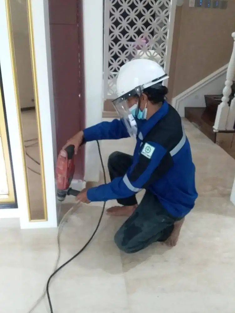 Distra Pest Control Anti Rayap Metode Kombinasi Suntik dan Umpan
