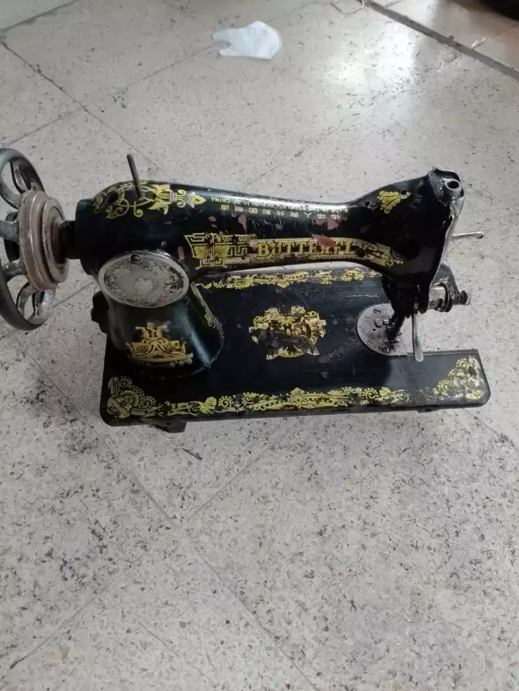 Dijual mesin jahit buarterfly