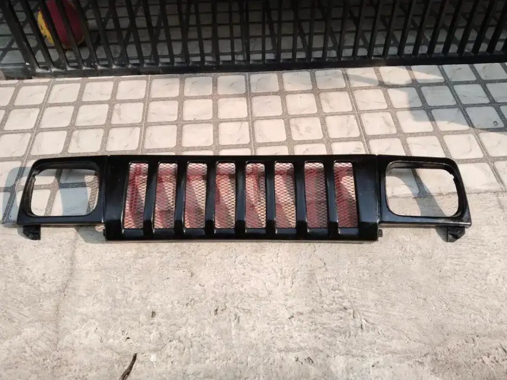 Grill depan feroza taft hiline