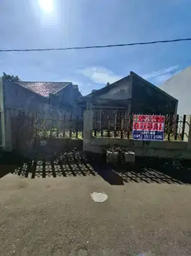 Rumah dengan hitungan tanah area komplek
