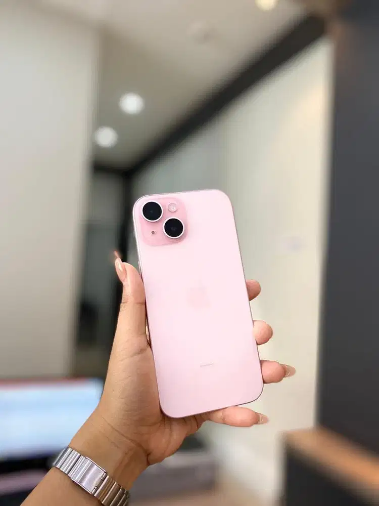 Iphone 15 128Gb warna pink