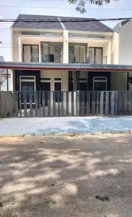 RUMAH 2 LANTAI TAMAN TELAGA CITRA RAYA DEPAN SEKOLAH TARAKANITA