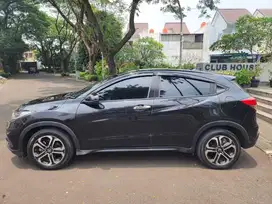HRV E 2019 Hitam